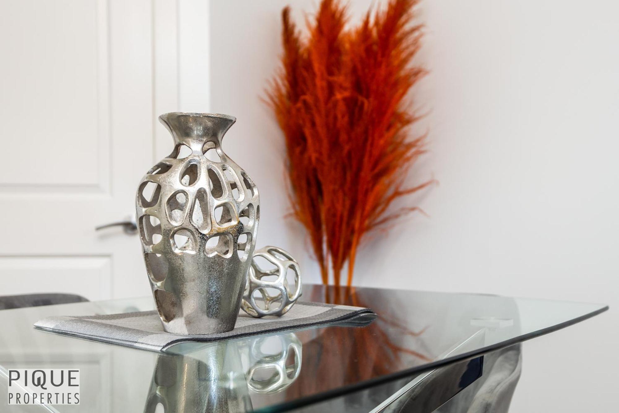 Executive Home - Long Stays Welcome - Garage Parking - Free Wifi & Netflix Edmonton Szoba fotó