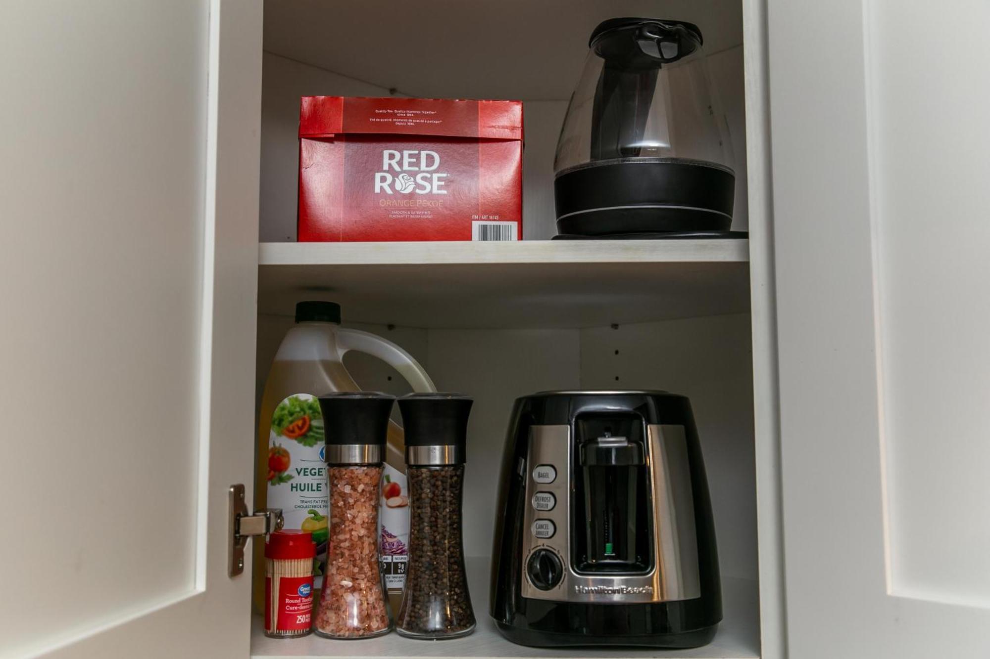 Executive Home - Long Stays Welcome - Garage Parking - Free Wifi & Netflix Edmonton Szoba fotó