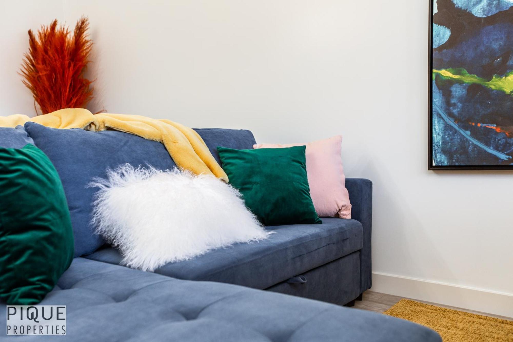 Executive Home - Long Stays Welcome - Garage Parking - Free Wifi & Netflix Edmonton Szoba fotó