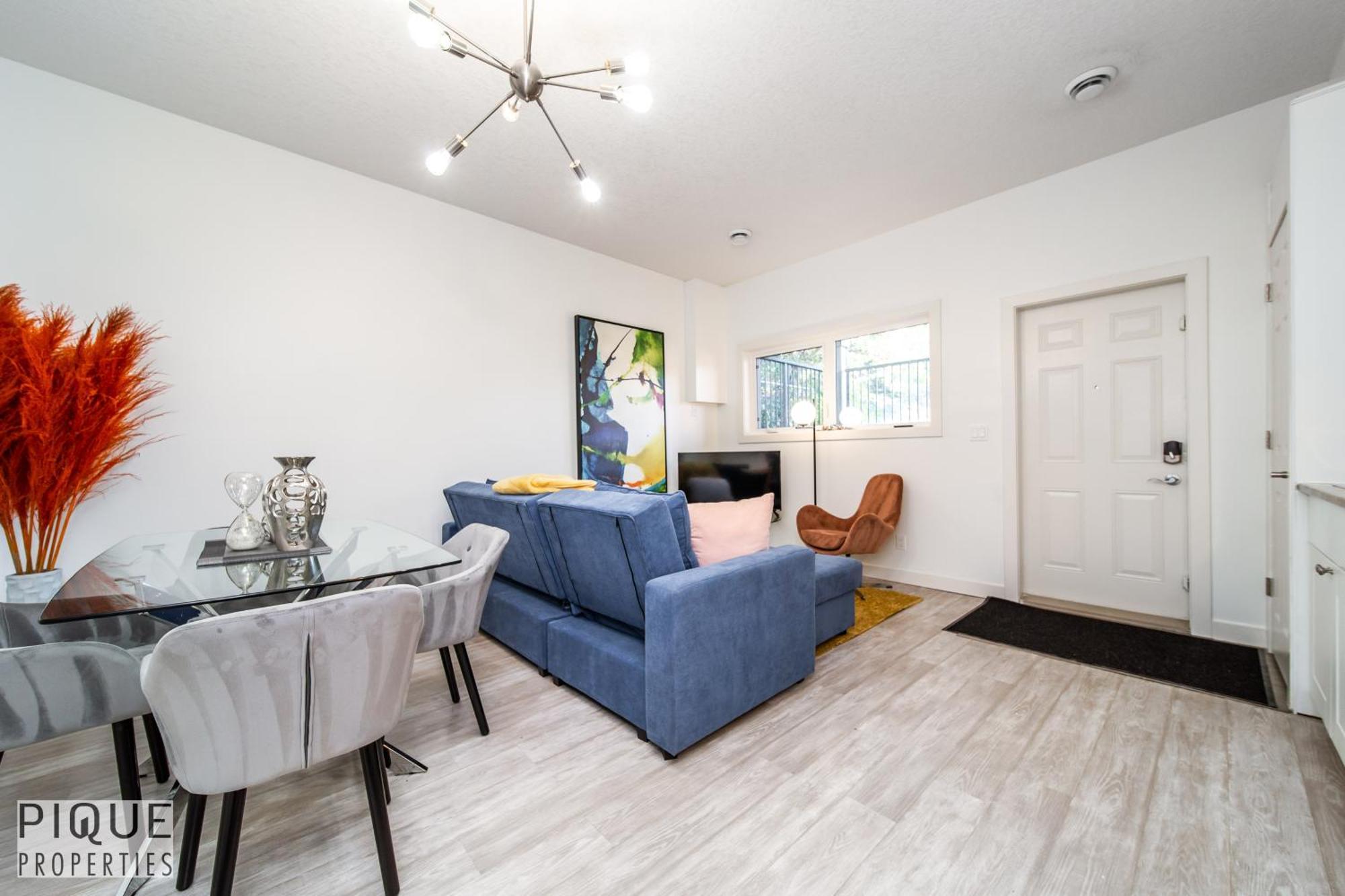 Executive Home - Long Stays Welcome - Garage Parking - Free Wifi & Netflix Edmonton Szoba fotó
