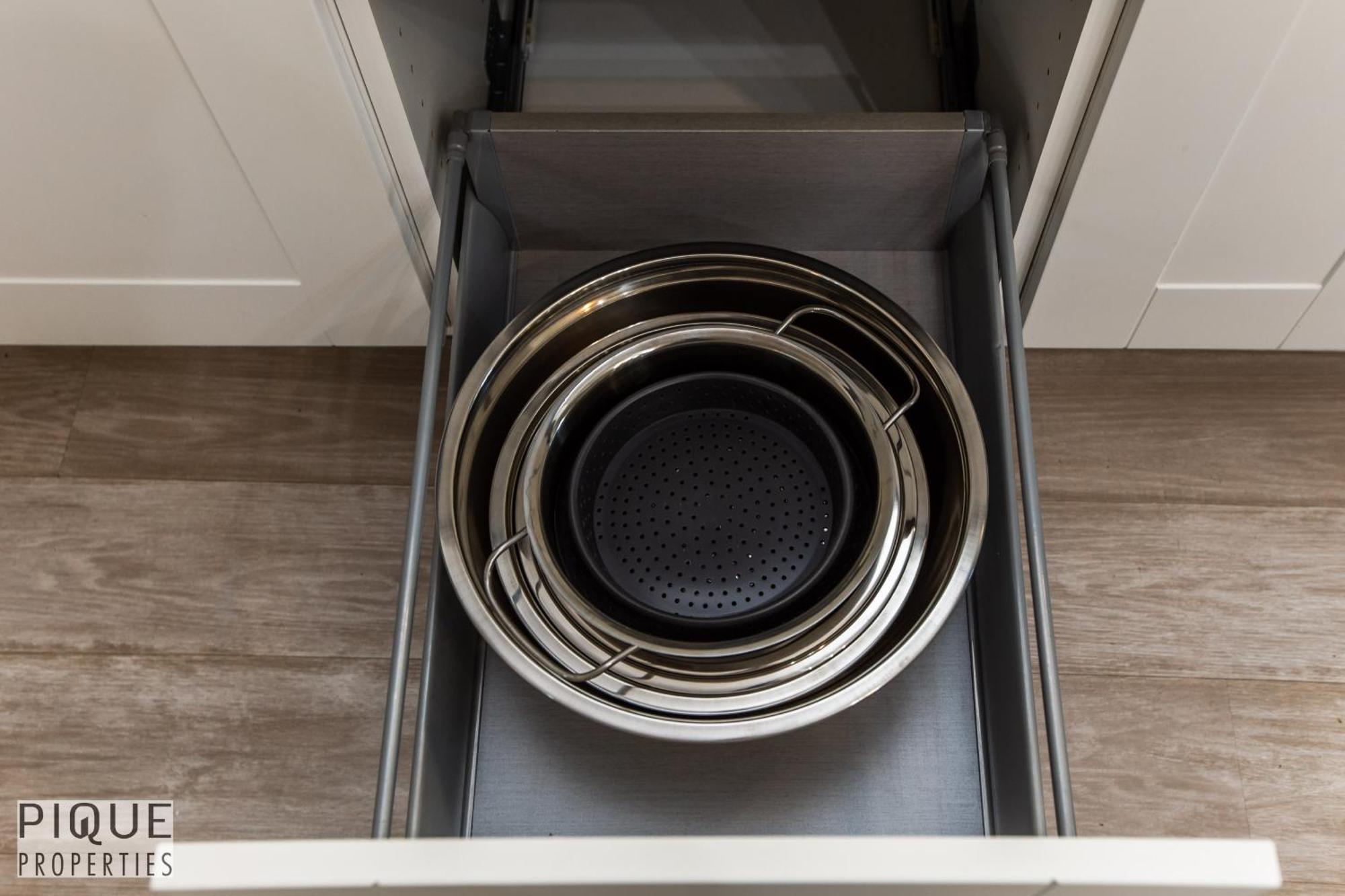 Executive Home - Long Stays Welcome - Garage Parking - Free Wifi & Netflix Edmonton Szoba fotó